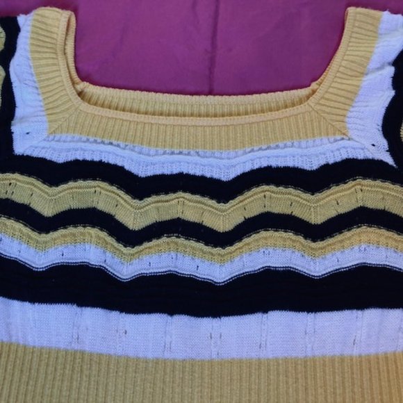 Pre-Loved Becky Knitted Bee-colored short-sleeved top - Picture 2 of 5